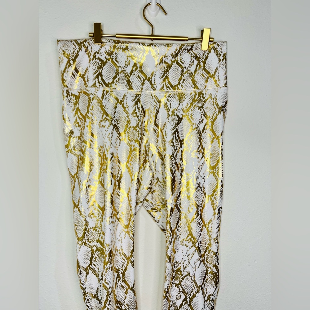 ๐ Fabletics High Waisted Foil Leggings Size 1X Copper Foil Snake - Picture 5 of 10
